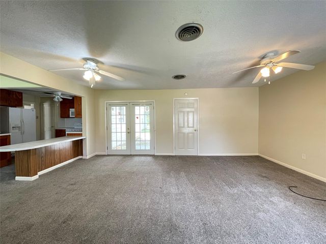 140 Laurel Street, Lake Jackson, TX 77566