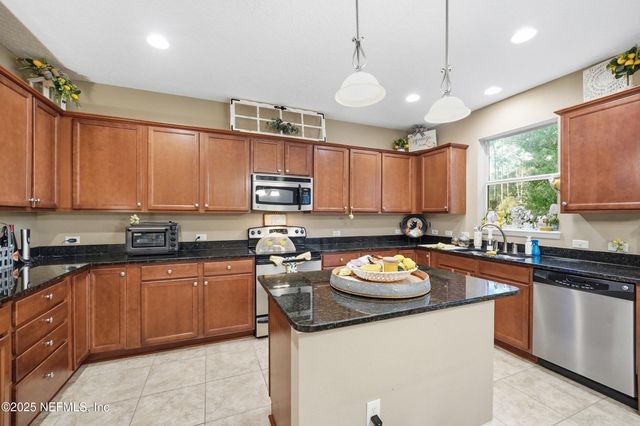 417 E ADELAIDE Drive, St. Johns, FL 32259