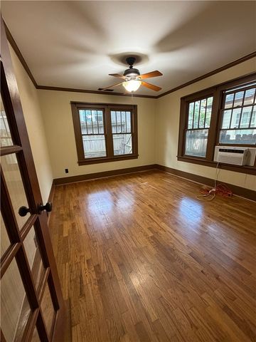 104 W Boles Street, Fayetteville, AR 72701