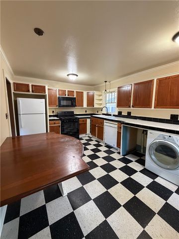 104 W Boles Street, Fayetteville, AR 72701