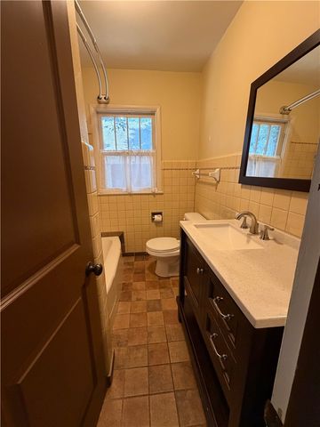 104 W Boles Street, Fayetteville, AR 72701