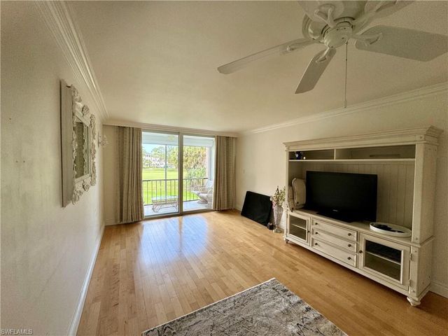 170 Turtle Lake CT 206, Naples, FL 34105