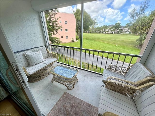 170 Turtle Lake CT 206, Naples, FL 34105
