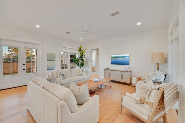 30 N Seahorse Circle, Santa Rosa Beach, FL 32459