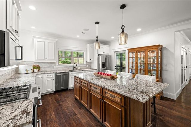 4606 Windsor Drive, Flowery Branch, GA 30542