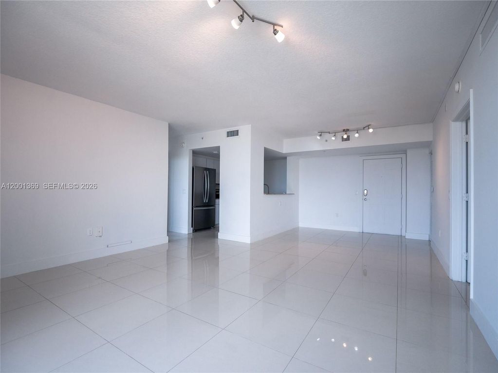 117 NW 42nd Ave 912, Miami, FL 33126