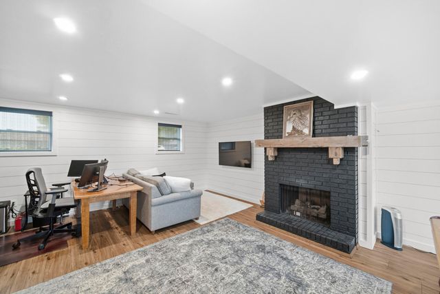 272 W Powell Drive, La Porte, IN 46350