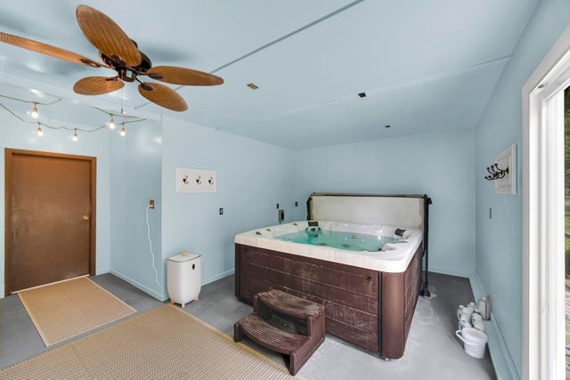 272 W Powell Drive, La Porte, IN 46350