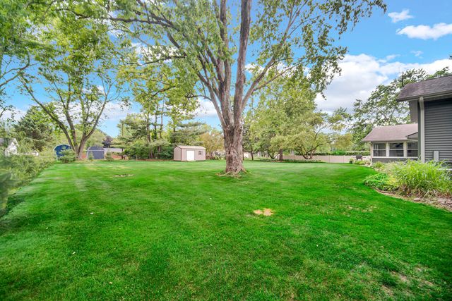 272 W Powell Drive, La Porte, IN 46350