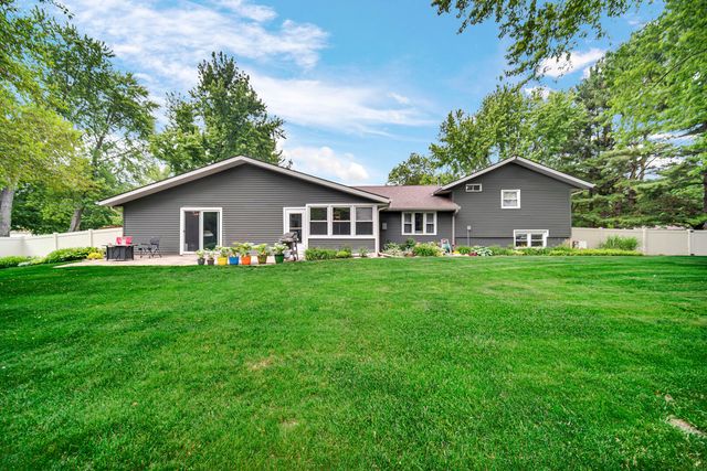 272 W Powell Drive, La Porte, IN 46350
