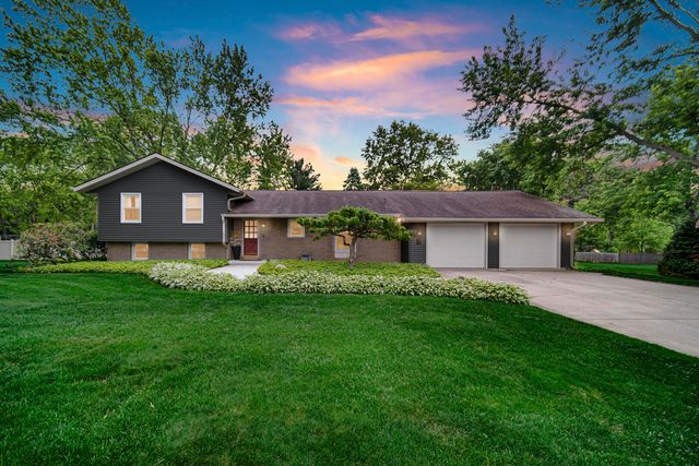 272 W Powell Drive, La Porte, IN 46350