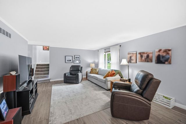 272 W Powell Drive, La Porte, IN 46350