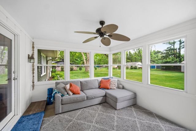 272 W Powell Drive, La Porte, IN 46350