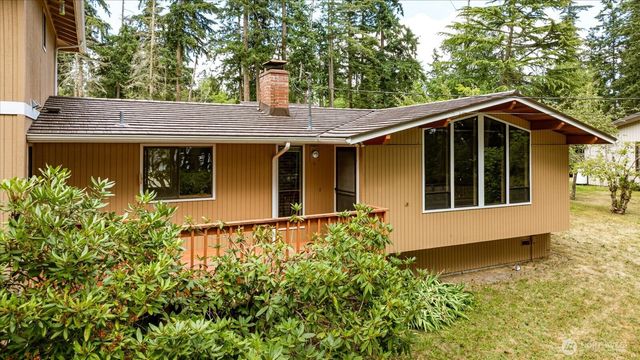 5531 Mutiny Bay Road, Freeland, WA 98249