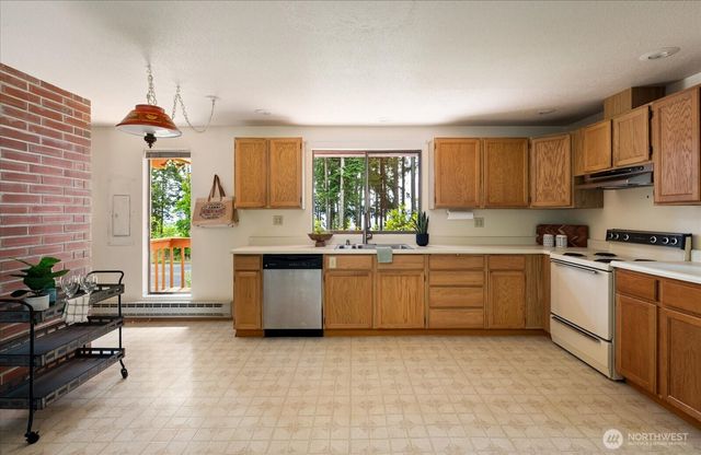 5531 Mutiny Bay Road, Freeland, WA 98249