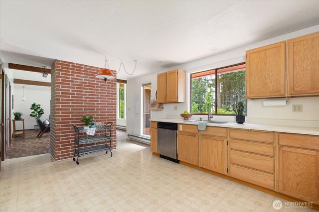 5531 Mutiny Bay Road, Freeland, WA 98249