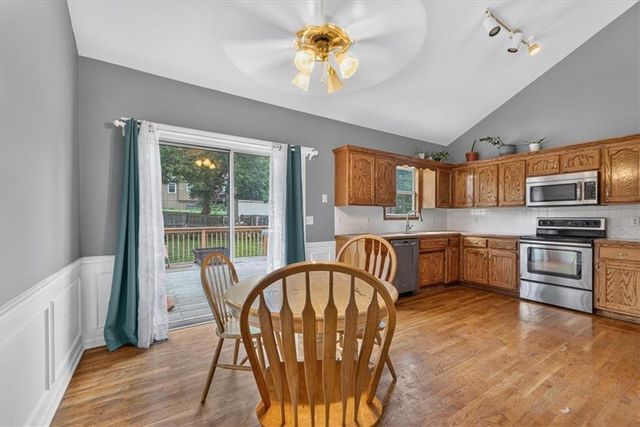 524 NE Topaz Drive, Lee's Summit, MO 64086