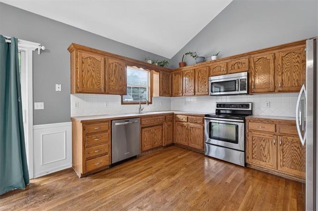 524 NE Topaz Drive, Lee's Summit, MO 64086