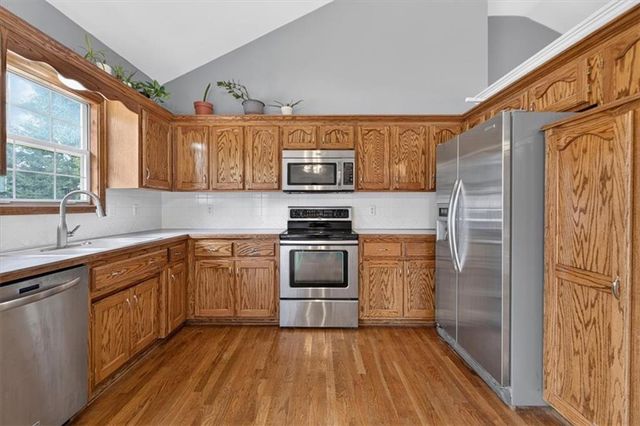 524 NE Topaz Drive, Lee's Summit, MO 64086