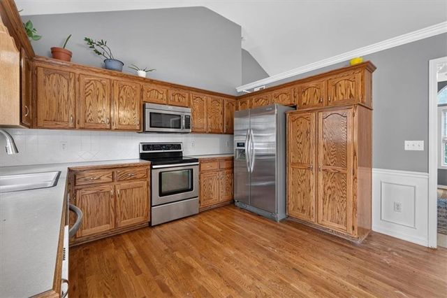 524 NE Topaz Drive, Lee's Summit, MO 64086