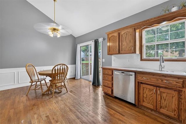 524 NE Topaz Drive, Lee's Summit, MO 64086