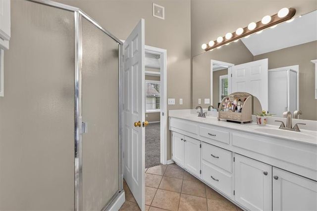 524 NE Topaz Drive, Lee's Summit, MO 64086