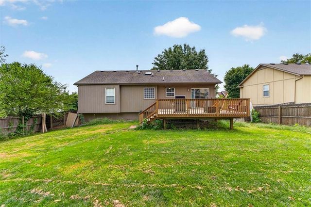524 NE Topaz Drive, Lee's Summit, MO 64086