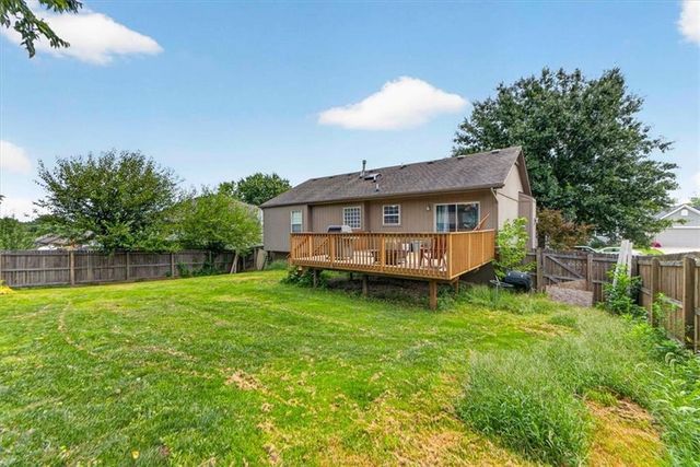 524 NE Topaz Drive, Lee's Summit, MO 64086