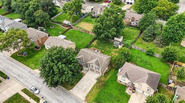 524 NE Topaz Drive, Lee's Summit, MO 64086
