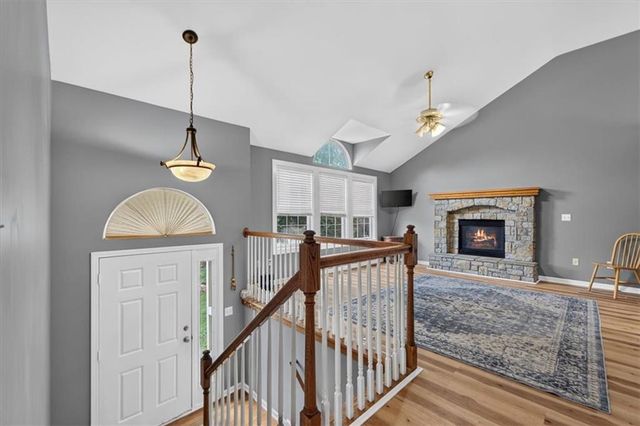 524 NE Topaz Drive, Lee's Summit, MO 64086
