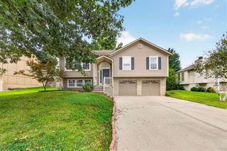 524 NE Topaz Drive, Lee's Summit, MO 64086