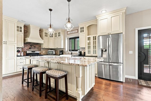 807 S Stanford Drive, Rogersville, MO 65742
