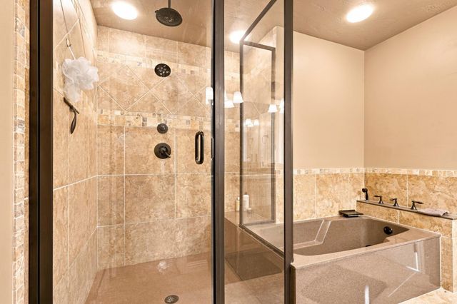 807 S Stanford Drive, Rogersville, MO 65742