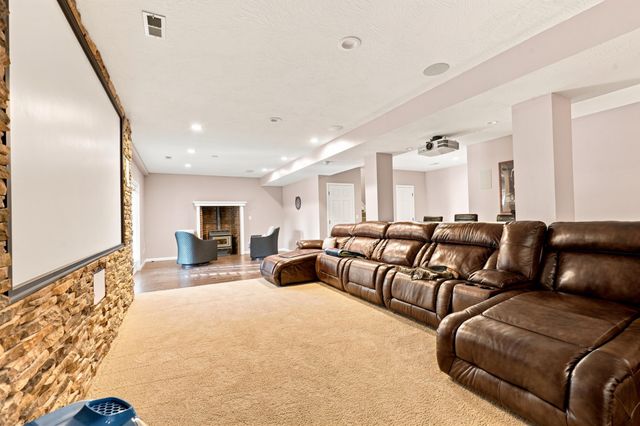 807 S Stanford Drive, Rogersville, MO 65742