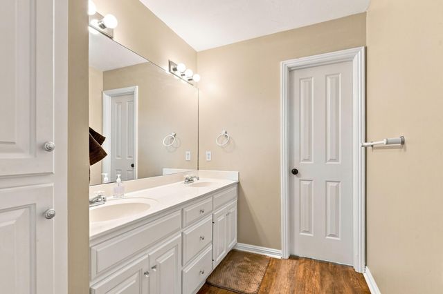 807 S Stanford Drive, Rogersville, MO 65742