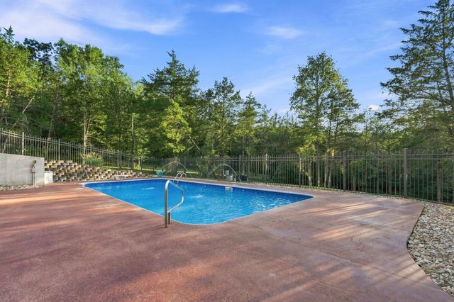 807 S Stanford Drive, Rogersville, MO 65742