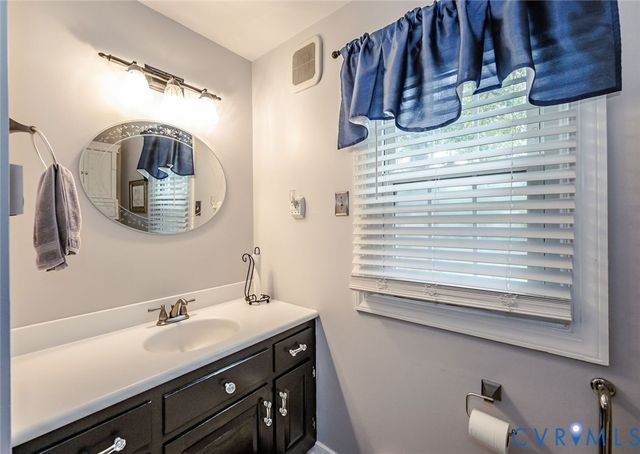 4214 Booth Dr, Sandston, VA 23150