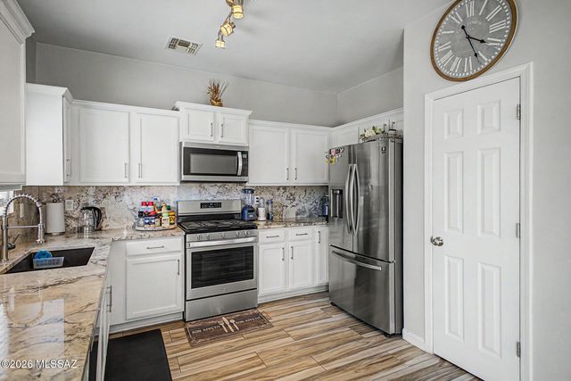 1901 W Calle Lado Al Rio, Tucson, AZ 85746