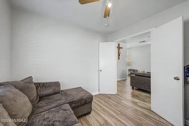 1901 W Calle Lado Al Rio, Tucson, AZ 85746