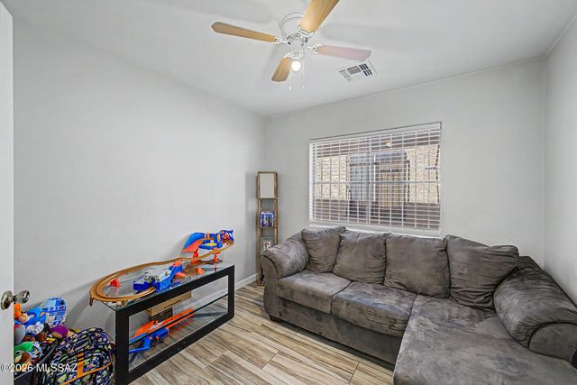 1901 W Calle Lado Al Rio, Tucson, AZ 85746