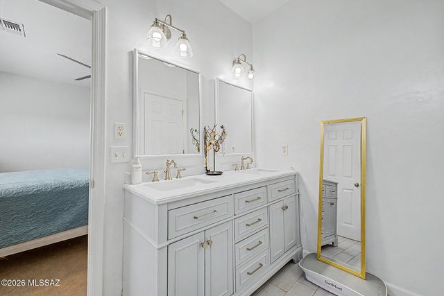 1901 W Calle Lado Al Rio, Tucson, AZ 85746