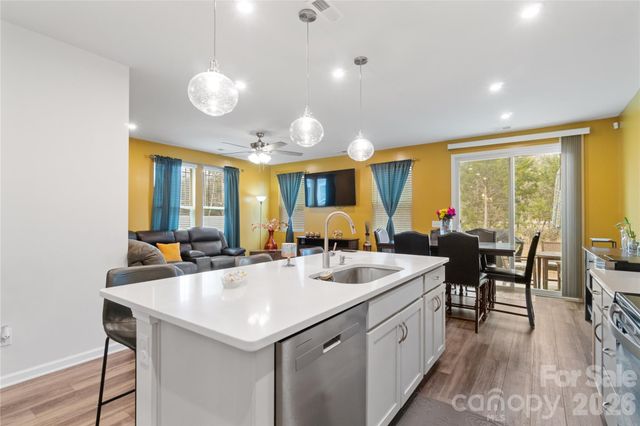 8032 Overmeadow Lane, Charlotte, NC 28269