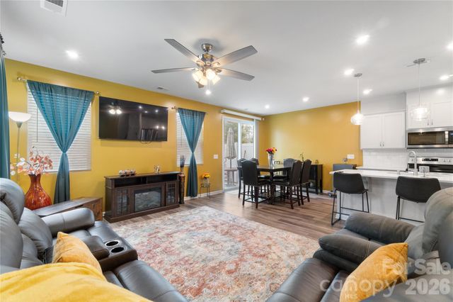 8032 Overmeadow Lane, Charlotte, NC 28269