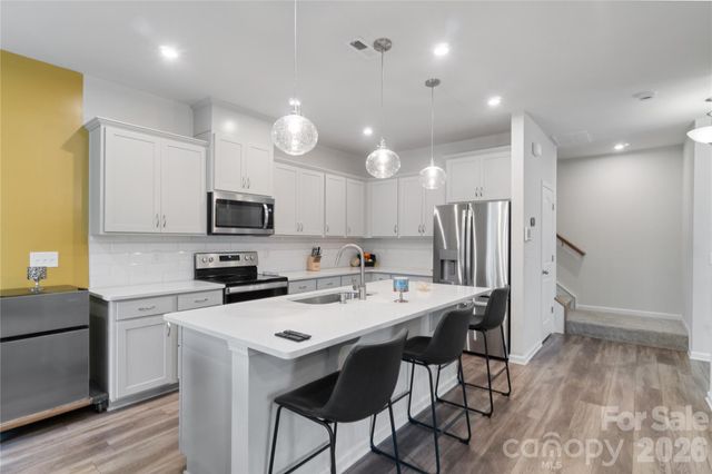 8032 Overmeadow Lane, Charlotte, NC 28269