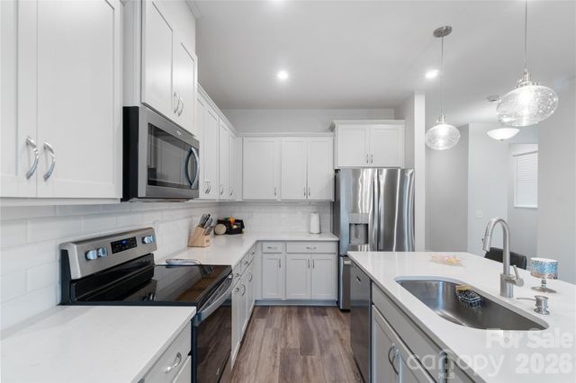 8032 Overmeadow Lane, Charlotte, NC 28269