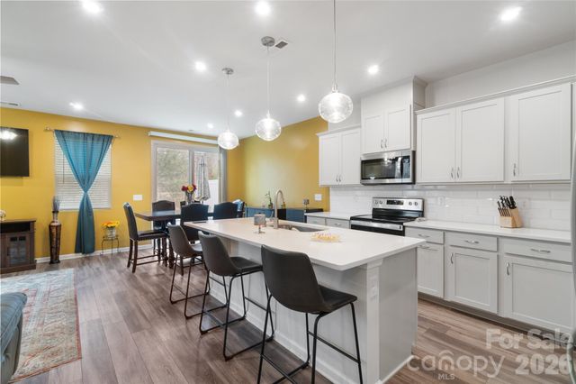 8032 Overmeadow Lane, Charlotte, NC 28269