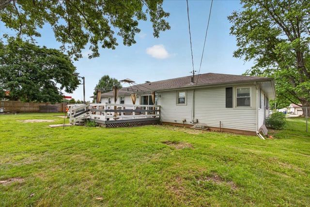 879 E Inman Parkway, Beloit, WI 53511