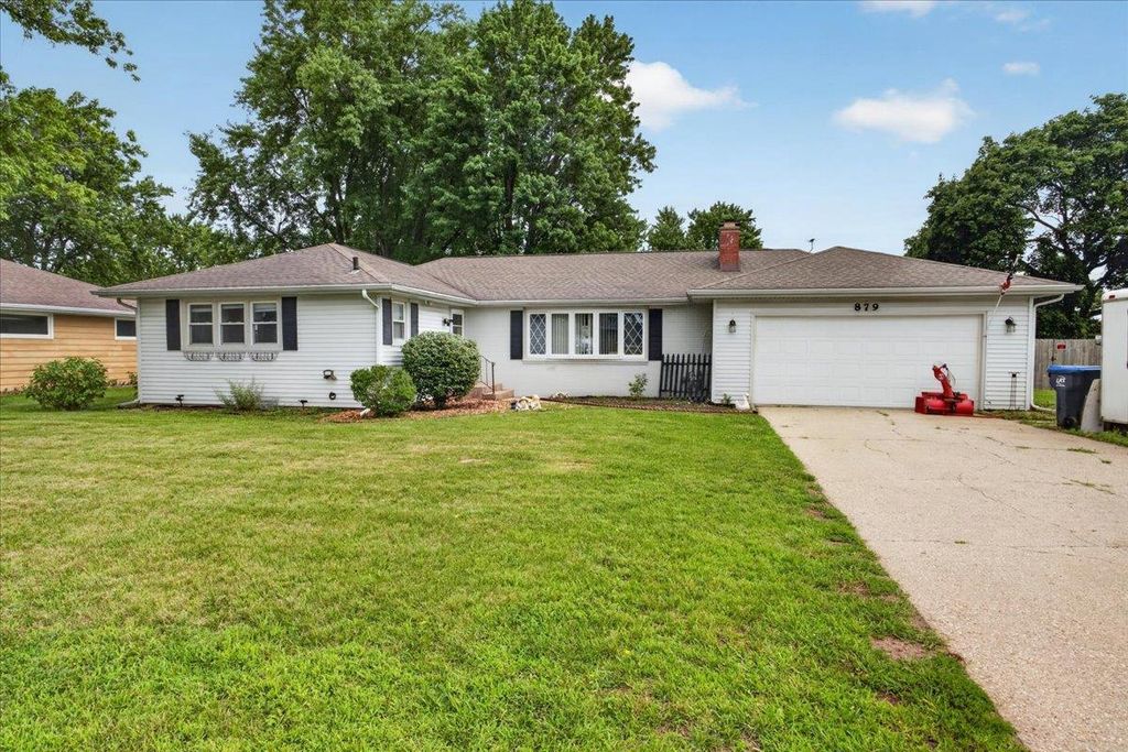879 E Inman Parkway, Beloit, WI 53511