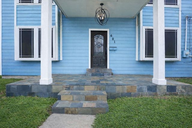 601 W Cleveland Street, Baytown, TX 77520