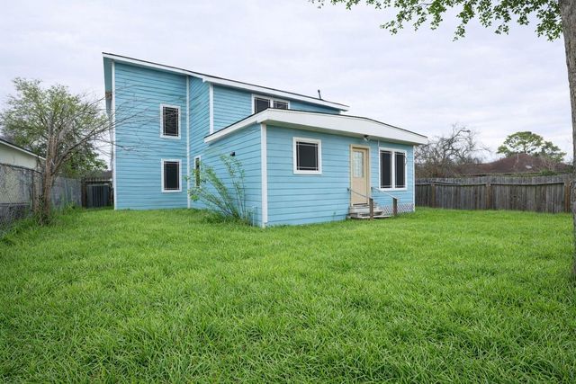 601 W Cleveland Street, Baytown, TX 77520